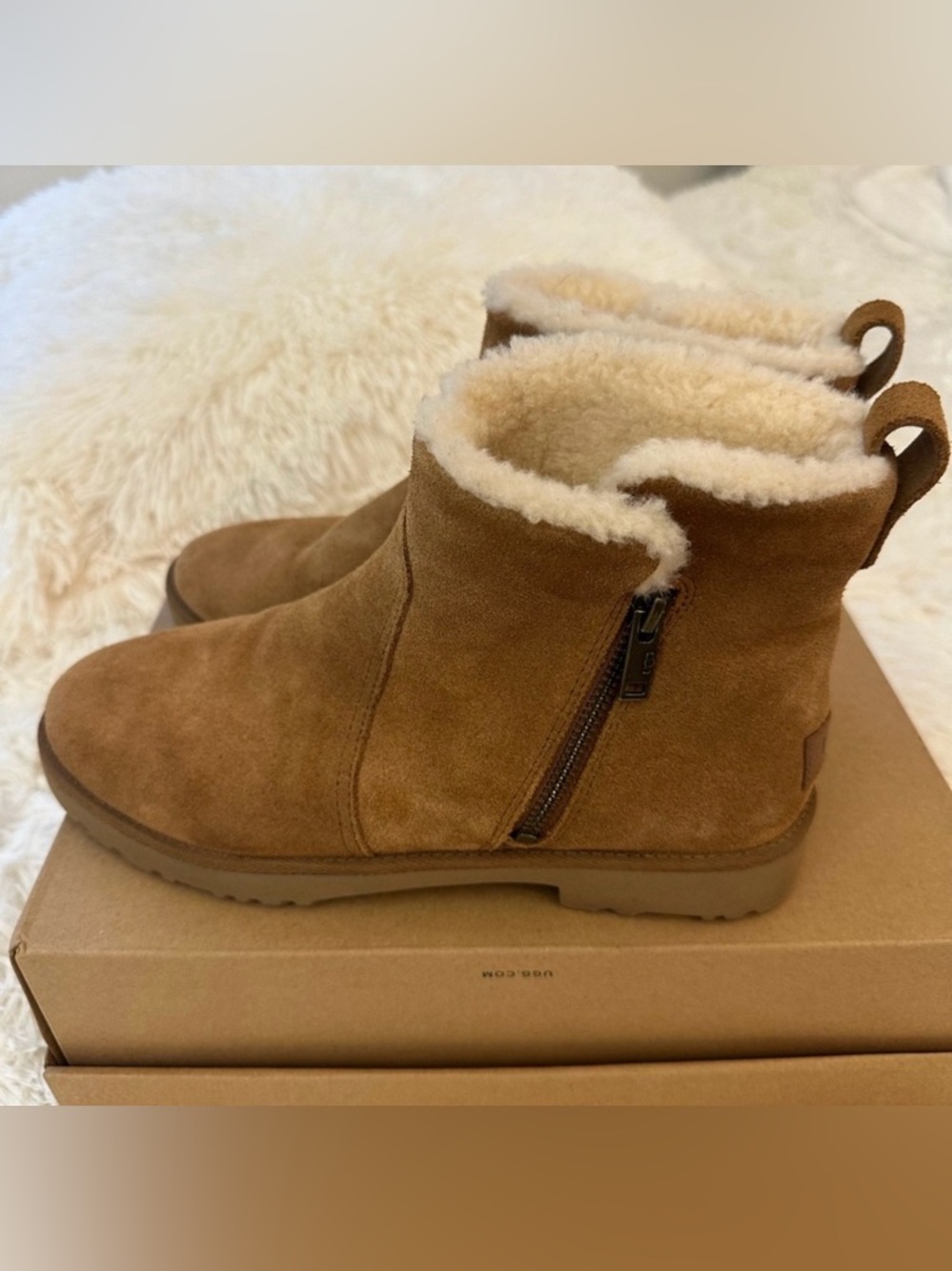 UGG Romely Zip Booties Chestnut Sheepskin Suede Cozy Winter Boots Women’s 8.5
